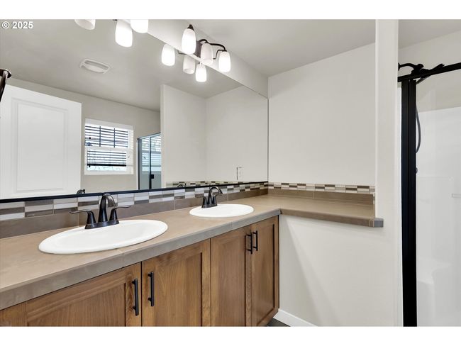 385 Sw Mitchum Ter, House other with 3 bedrooms, 3 bathrooms and 2 parking in Beaverton OR | Image 15