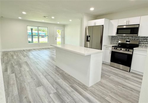 1840 Nw 32nd St, Oakland Park, FL, 33309-5722 | Card Image