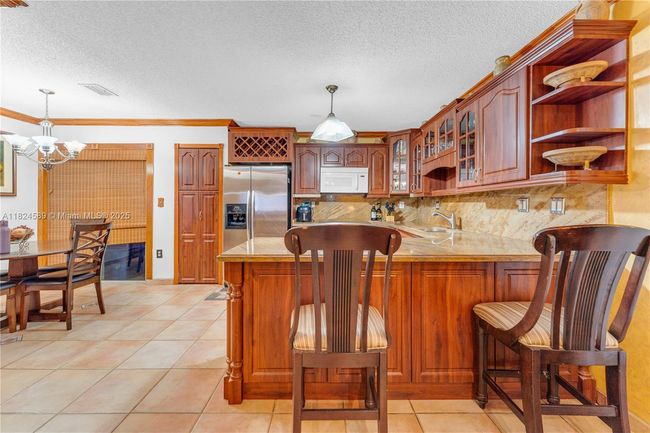 12350 Nw 7 Th Trl, House other with 3 bedrooms, 2 bathrooms and null parking in Miami FL | Image 8