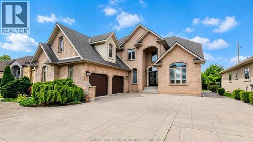 380 Shoreview Cir, Windsor, ON, N8P1M7 | Card Image