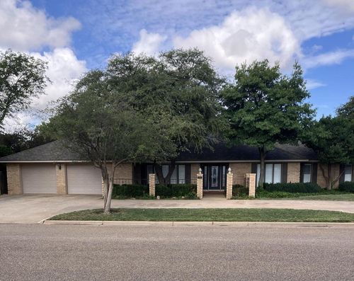 203 Navasota Dr, Plainview, TX, 79072-6533 | Card Image