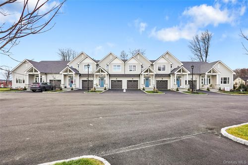 6-2040 Crompond Rd, Yorktown Heights, NY, 10598-4231 | Card Image