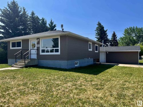 5035 52 Ave, Mundare, AB, T0B3H0 | Card Image