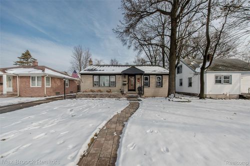 23220 Norwood St, Oak Park, MI, 48237-2272 | Card Image