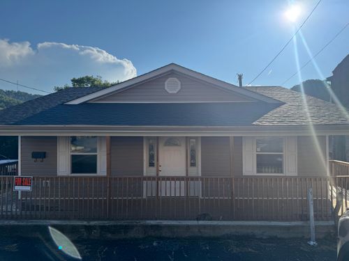 2514 Smith Ln, Jackson, KY, 41339-1161 | Card Image