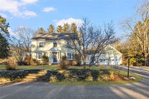 555 Great Rd, Lincoln, RI, 02865-1437 | Card Image