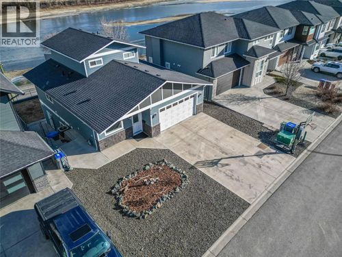 829 Woodrush Dr, Kamloops, BC, V2B0E3 | Card Image