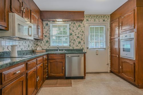 unit-c-310 Woodbridge Dr, Ridge, NY, 11961-1386 | Card Image