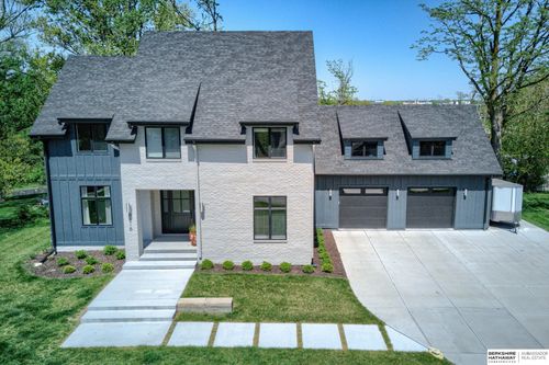 8616 Broadmoor Dr, Omaha, NE, 68114-4243 | Card Image