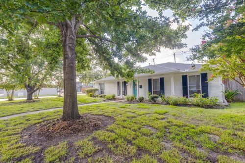 6903 Alderney Dr, Houston, TX, 77055-7638 | Card Image