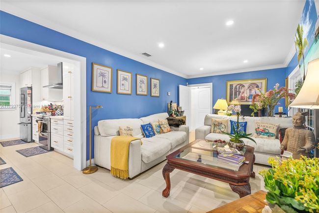 13101 Sw 82 Nd Ave, House other with 4 bedrooms, 2 bathrooms and null parking in Pinecrest FL | Image 12