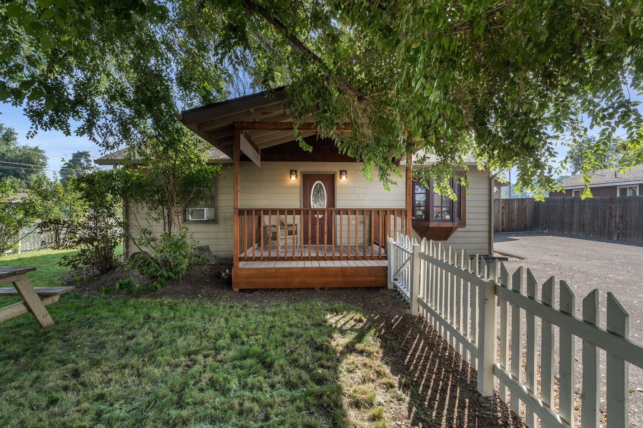 4th St, Redmond, OR 97756