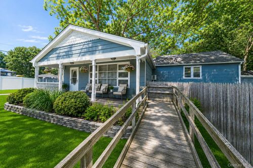 3 Curtis Dr, Sound Beach, NY, 11789-2511 | Card Image