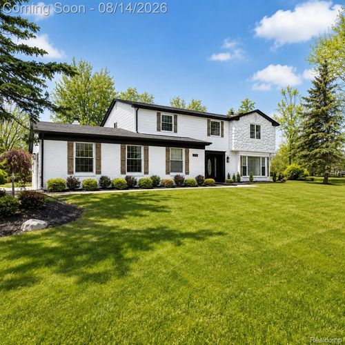 7275 Old Coach Trl, Washington Township, MI, 48094-2158 | Card Image