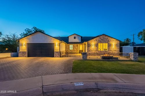 3834 E Clarendon Ave, Phoenix, AZ, 85018-5210 | Card Image