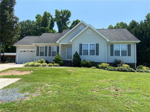 2146 Regency Dr, Randleman, NC, 27317-9512 | Card Image