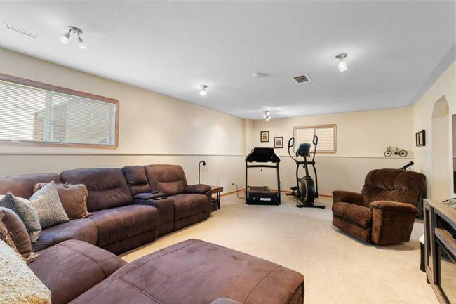 260 Deschner Close, House other with 5 bedrooms, 2 bathrooms and 2 parking in Red Deer AB | Image 31
