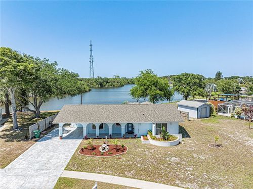 902 Canal Cir, SEBASTIAN, FL, 32958-5306 | Card Image