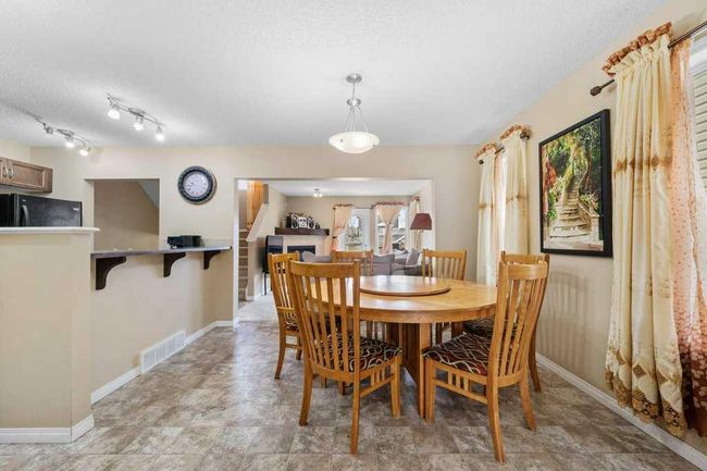 193 Luxstone Way Sw, Home with 3 bedrooms, 3 bathrooms and 2 parking in Airdrie AB | Image 8