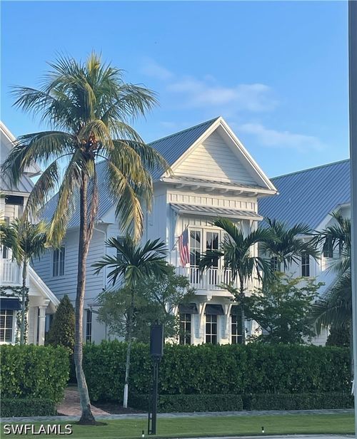 909 10th Ave S, NAPLES, FL, 34102-8208 | Card Image