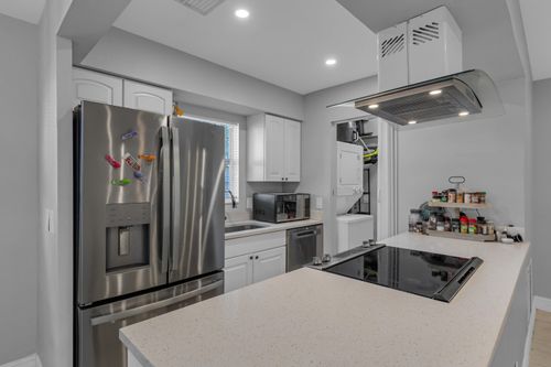 rear-1006 Ne 18th St, Fort Lauderdale, FL, 33305-3808 | Card Image