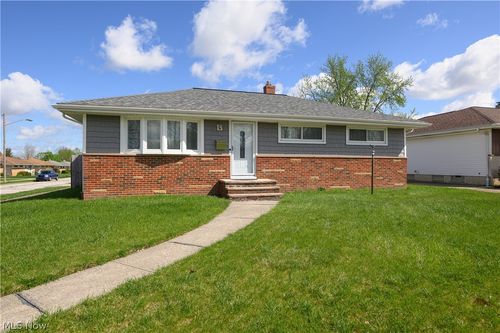 9596 Reichert Road, Parma, OH, 44130 | Card Image