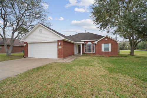 1140 Thomas Dr, Angleton, TX, 77515-3075 | Card Image