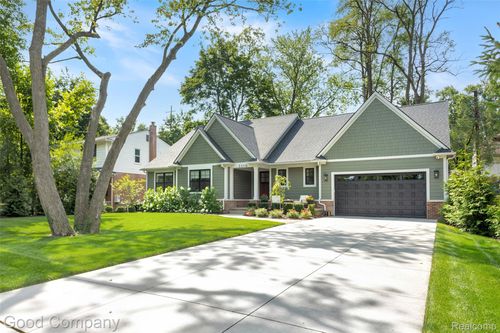 3316 Vinsetta Blvd, Royal Oak, MI, 48073-3382 | Card Image