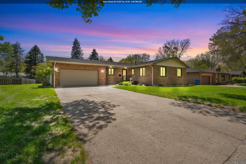 941 Crestview Dr., Vermillion, SD, 57069 | Card Image