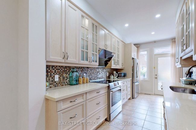 4 Elihof Dr, House attached with 4 bedrooms, 4 bathrooms and 3 parking in Vaughan ON | Image 11