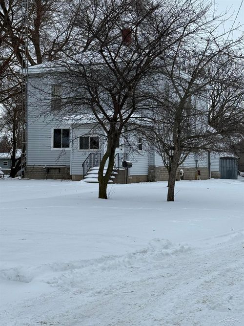 566 N Center St, Sebewaing, MI, 48759-1014 | Card Image