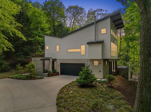 371 Dunegrass Circle Dr, Saugatuck, MI, 49453-8803 | Card Image