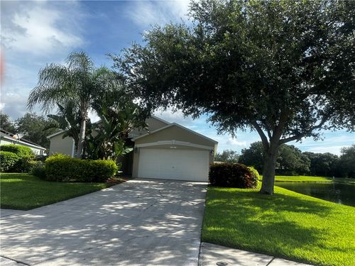 899 Green Leaf Cir, Vero Beach, FL, 32960-3215 | Card Image