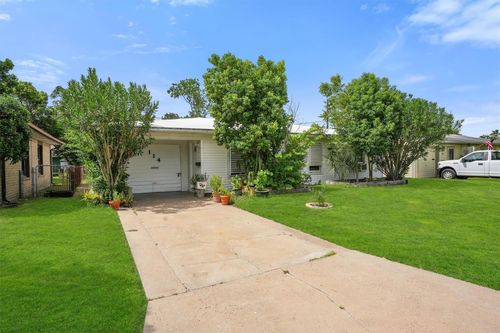 114 Bonita Ave, Galveston, TX, 77550-3106 | Card Image