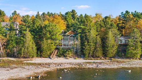 4903 Lake Shore Dr, Charlevoix, MI, 49720-9712 | Card Image