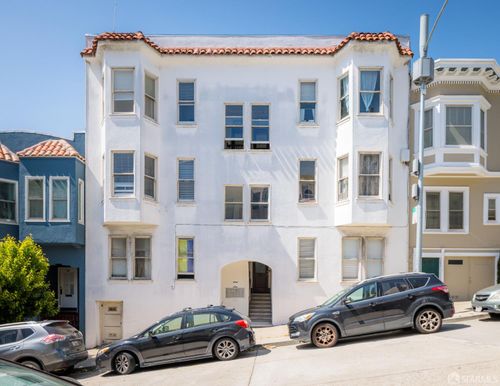 676 Greenwich St, San Francisco, CA, 94133-2835 | Card Image