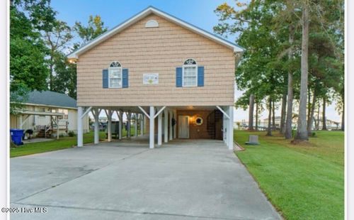 2743 Waccamaw Shores Rd, Lake Waccamaw, NC, 28450-9439 | Card Image