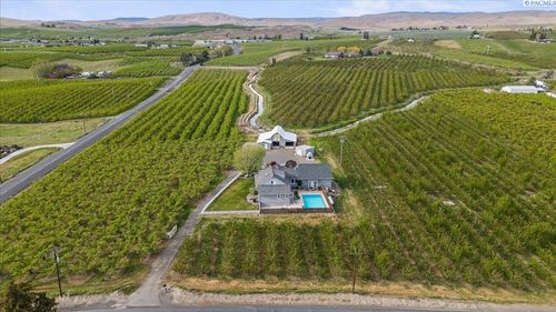 31 Gilbert Rd, Zillah, WA, 98953-9765 | Card Image