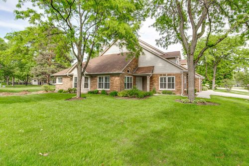 230 Willow Pkwy, Buffalo Grove, IL, 60089-4631 | Card Image