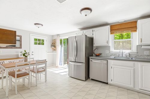 1702 State Rd, Plymouth, MA, 02360-7106 | Card Image