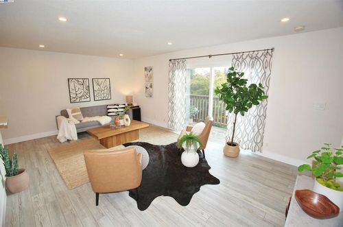 1654 164th Ave, San Leandro, CA, 94578-2279 | Card Image