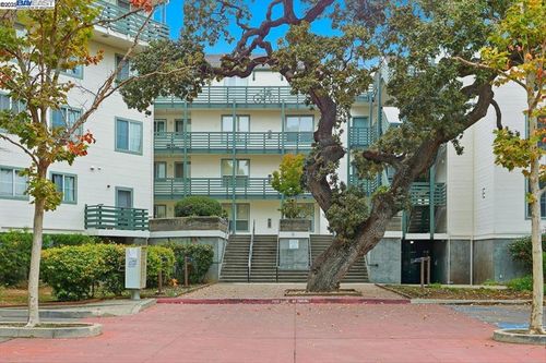 apt-320e-929 E El Camino Real, Sunnyvale, CA, 94087-3700 | Card Image