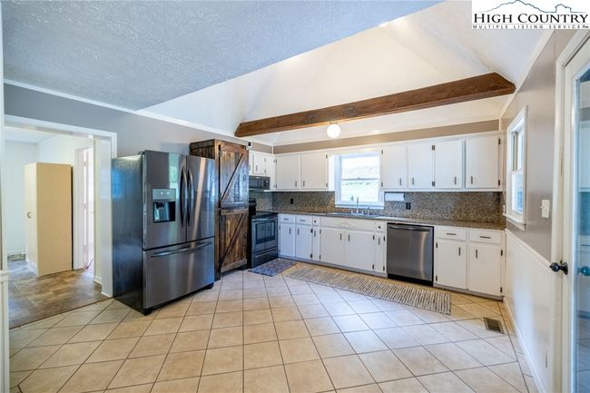 337 Pioneer Rdg, House other with 3 bedrooms, 2 bathrooms and null parking in Sparta NC | Image 11