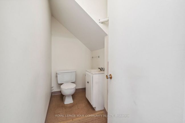 364 Regent St, Home with 0 bedrooms, 2 bathrooms and null parking in Orillia ON | Image 30