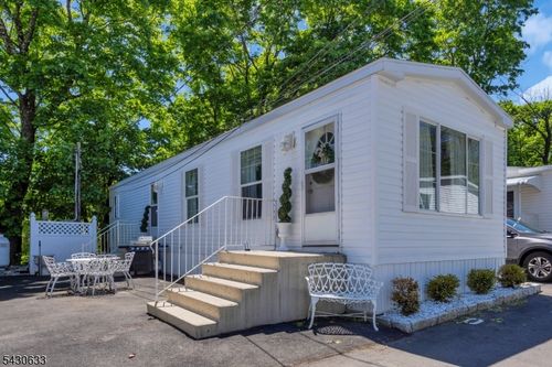 9 White Birch Park, Hampton, NJ, 08827-5422 | Card Image