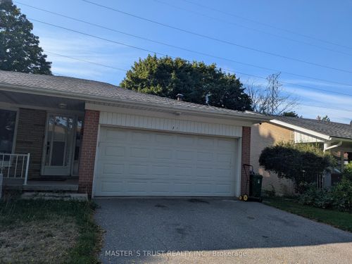 31 Wyvern Rd, North York, ON, M2K2K3 | Card Image