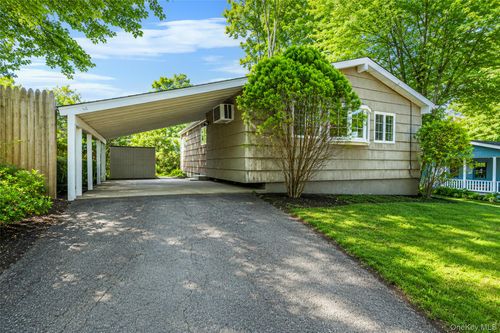18 Roxbury St, Huntingtn Sta, NY, 11746-3919 | Card Image