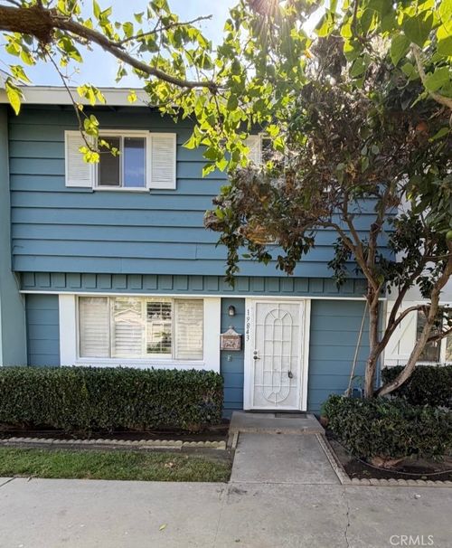 19843 Berkshire Ln, Huntington Beach, CA, 92646-4209 | Card Image