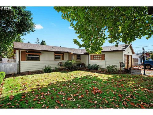 8300 Se 78th Ave, Portland, OR, 97206-8525 | Card Image