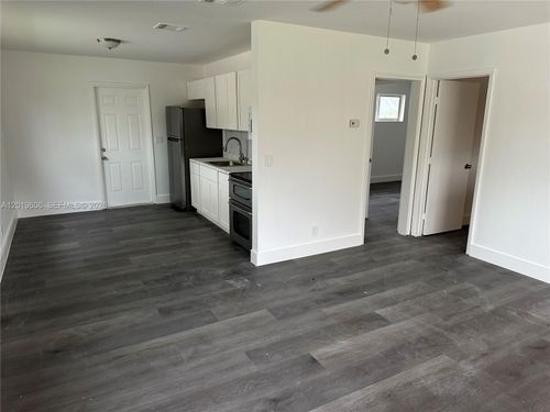 1-117 Se 2nd Ave, Hallandale Beach, FL, 33009-5512 | Card Image
